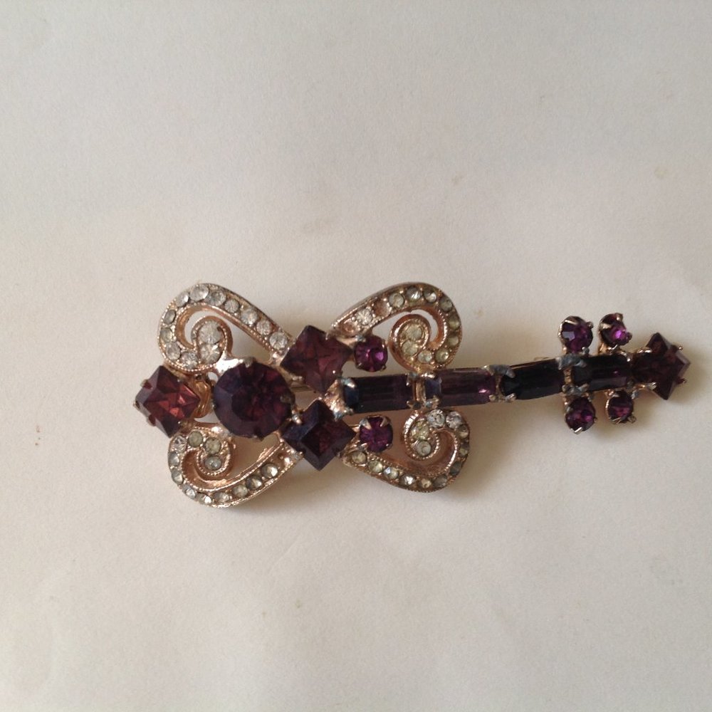 Rare Vintage Guitar Brooch For The Collector